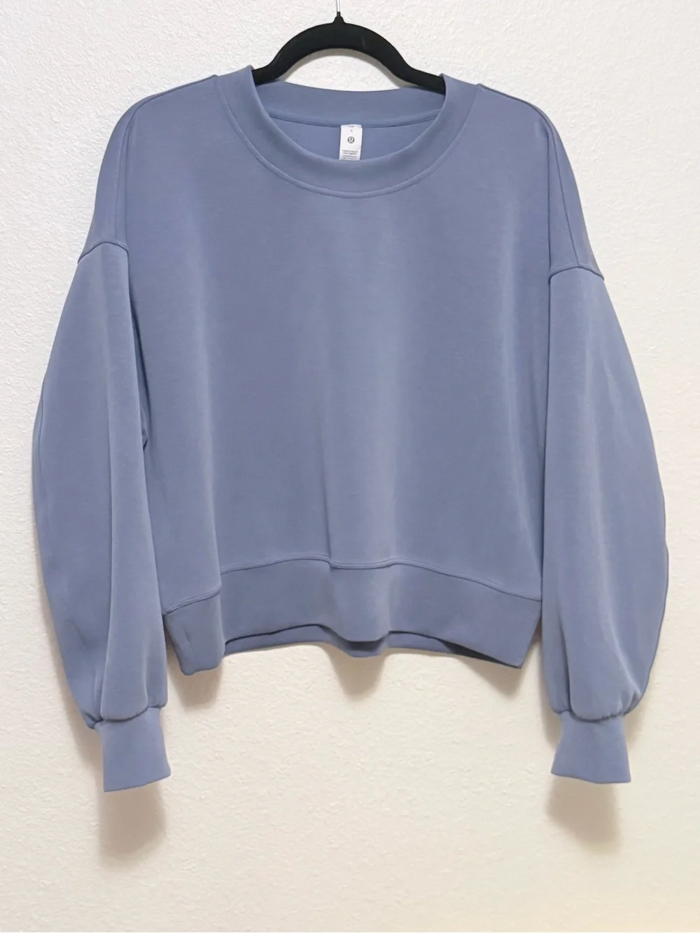 EUC Lululemon Perfectly Oversized Cropped Crew size 6 - Picture 1 of 3